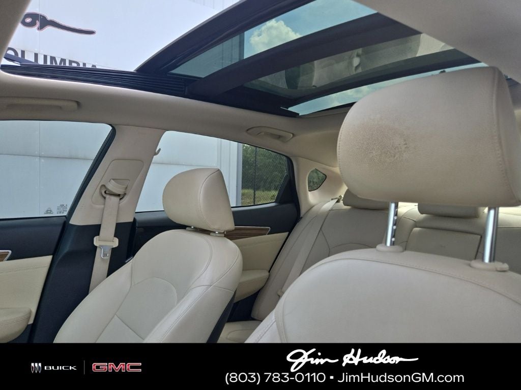 2017 Kia Cadenza Technology
