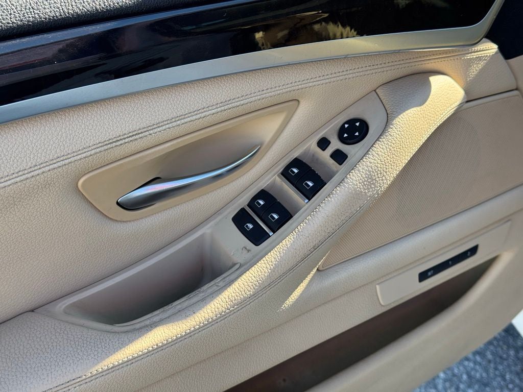 2015 BMW 5 Series 528i