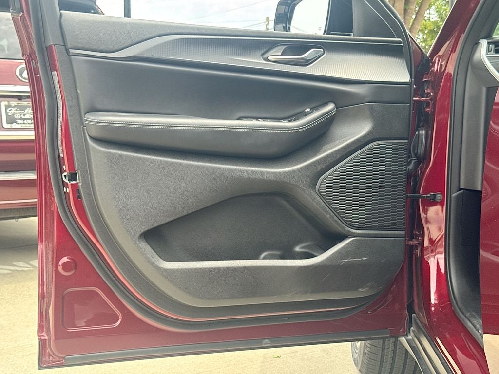 2025 Jeep Grand Cherokee L Altitude BACKED BY HUDSON