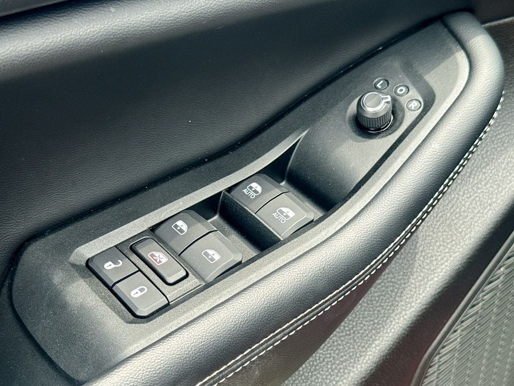 2025 Jeep Grand Cherokee L Altitude BACKED BY HUDSON