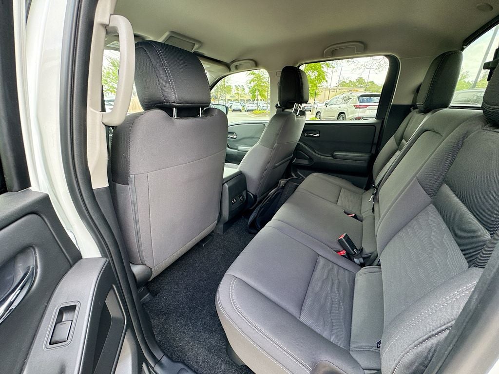 2024 Nissan Frontier SV