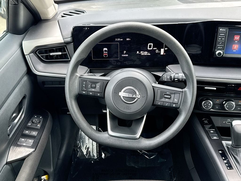 2025 Nissan Kicks S