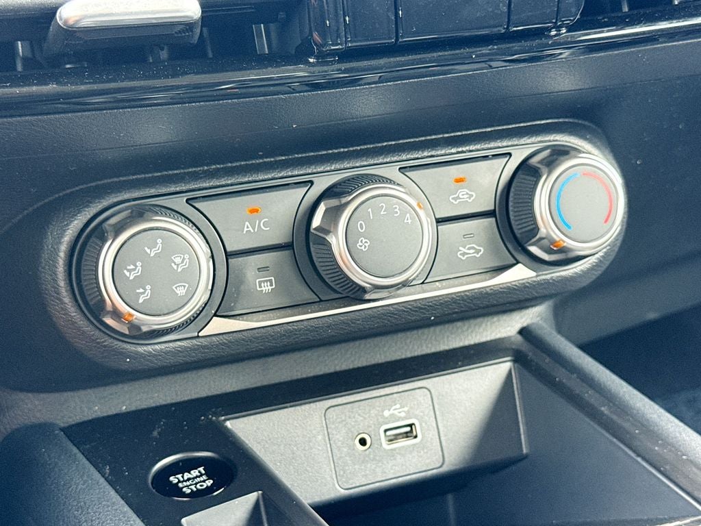 2025 Nissan Kicks S