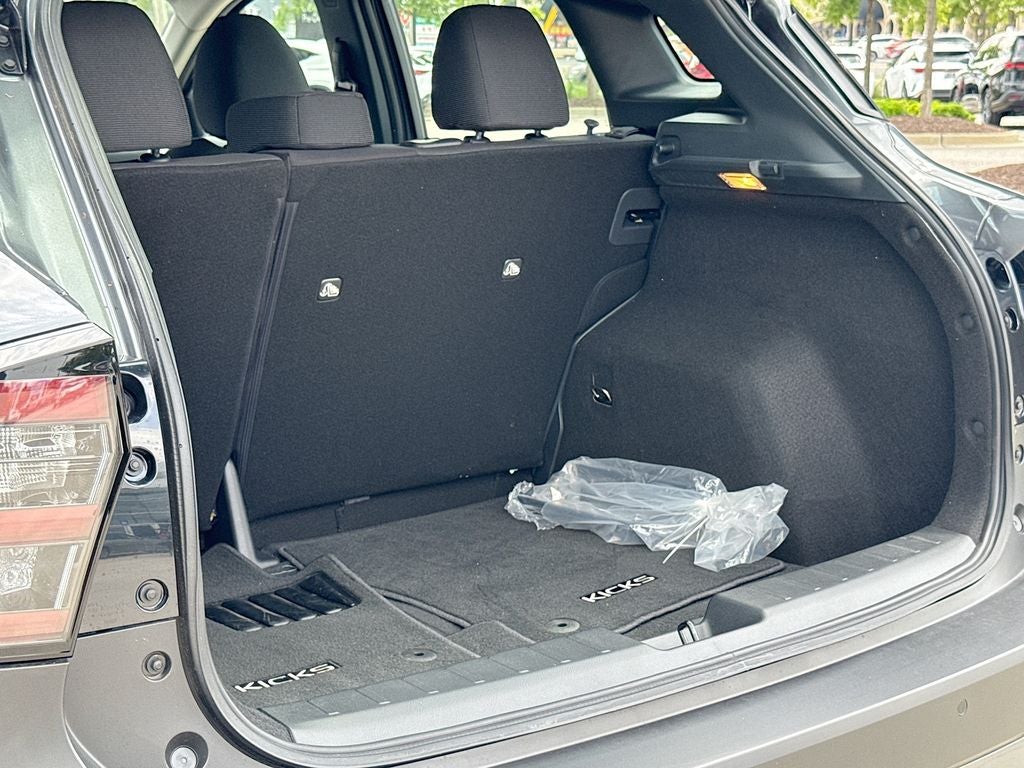 2025 Nissan Kicks S