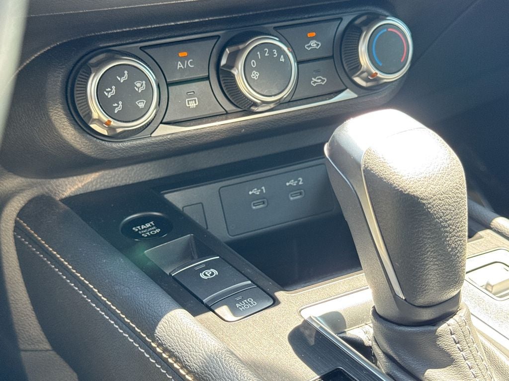 2025 Nissan Kicks SV