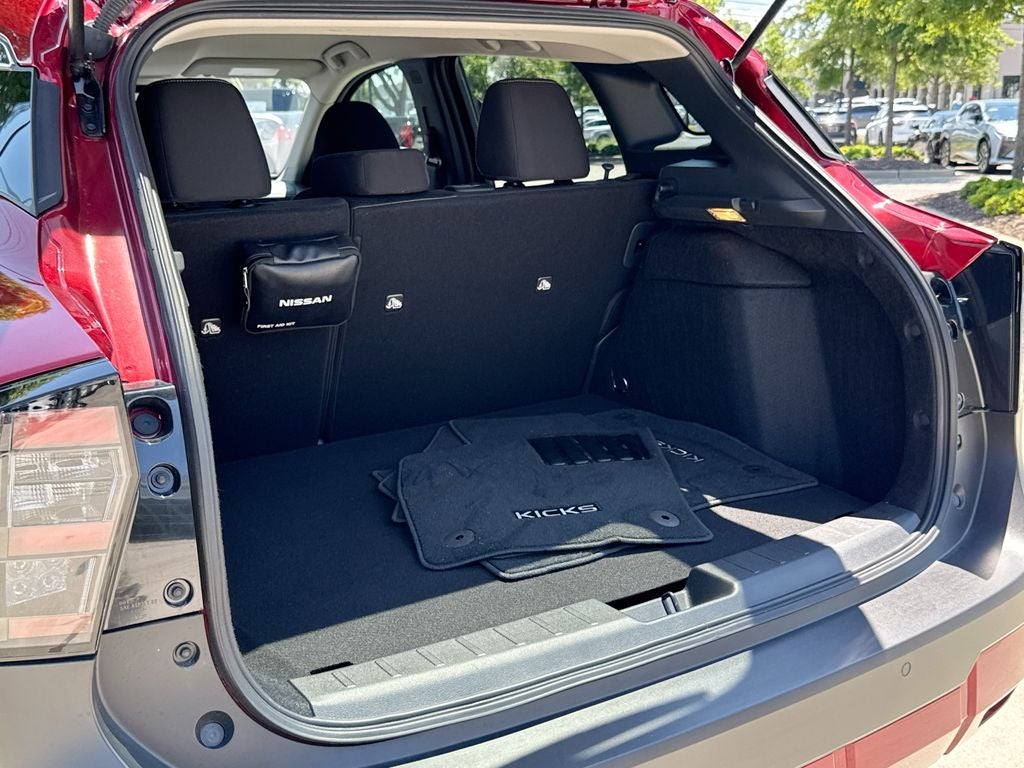 2025 Nissan Kicks SV