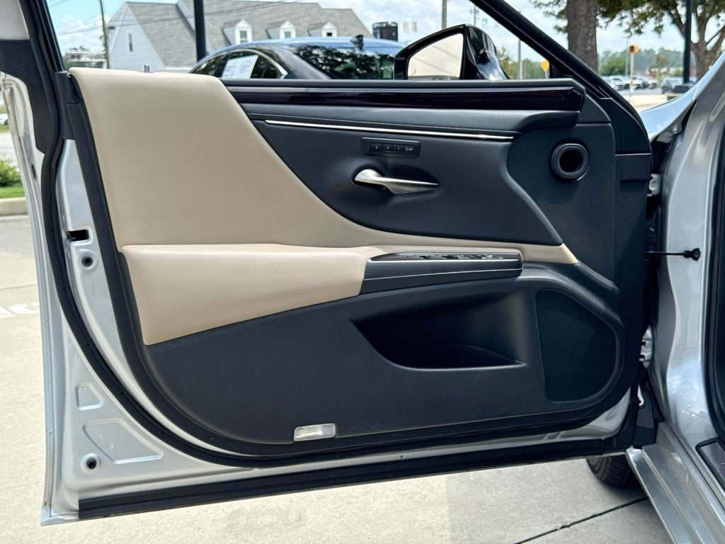 2019 Lexus ES 350 BACKED BY HUDSON