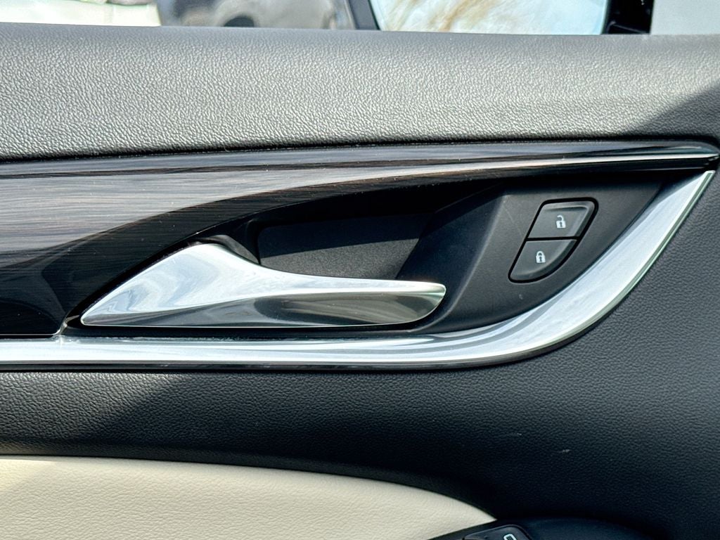 2023 Buick Enclave Essence BACKED BY HUDSON