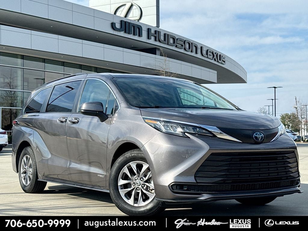 2021 Toyota Sienna LE 8 Passenger