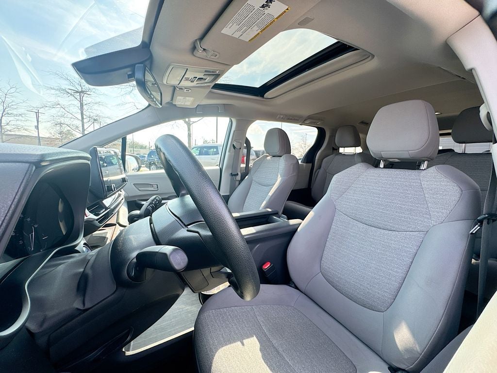 2021 Toyota Sienna LE 8 Passenger