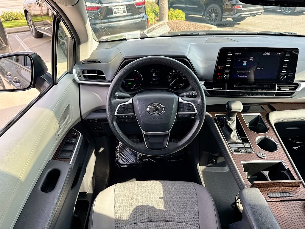 2021 Toyota Sienna LE 8 Passenger