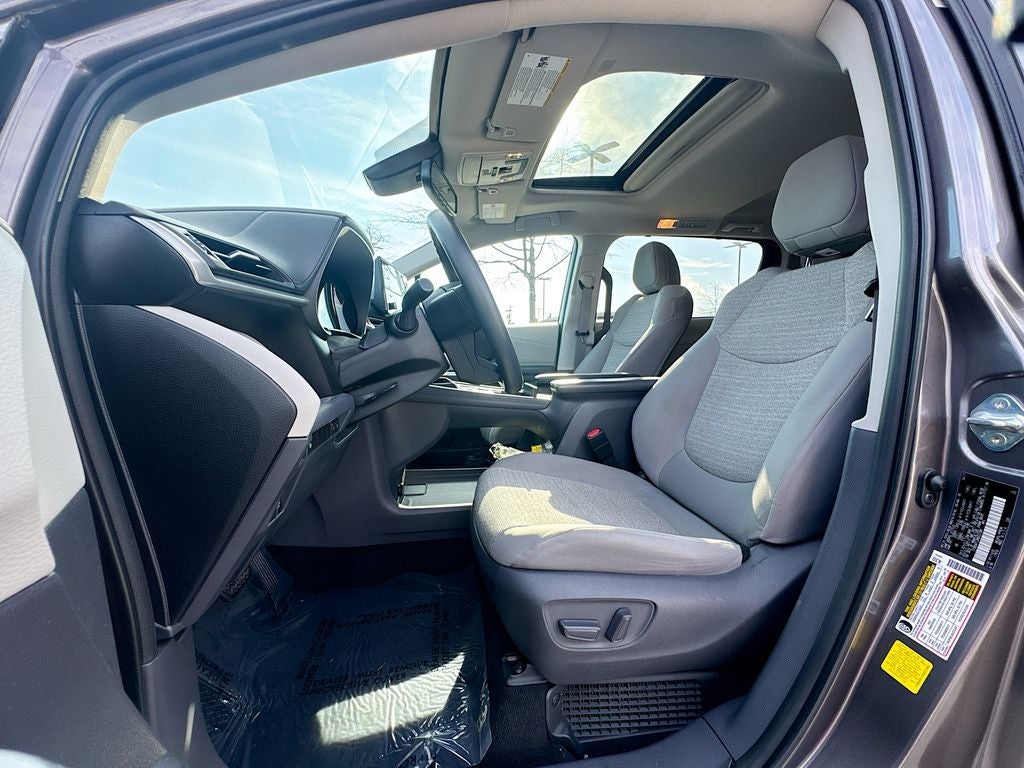 2021 Toyota Sienna LE 8 Passenger