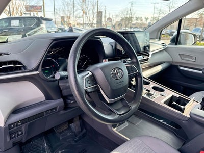 2021 Toyota Sienna LE 8 Passenger