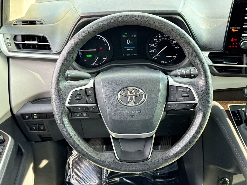 2021 Toyota Sienna LE 8 Passenger