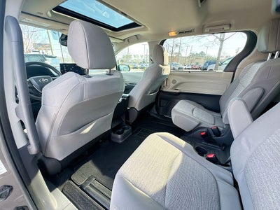 2021 Toyota Sienna LE 8 Passenger