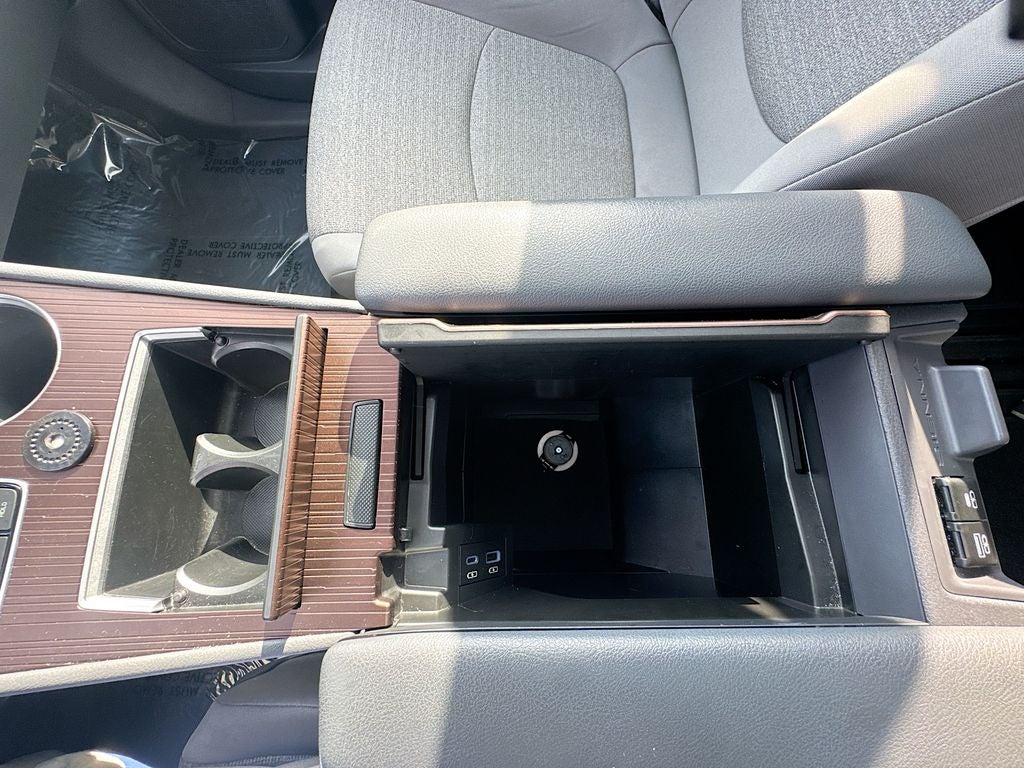 2021 Toyota Sienna LE 8 Passenger