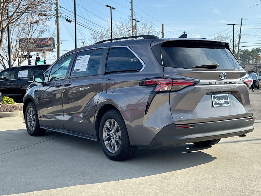 2021 Toyota Sienna LE 8 Passenger
