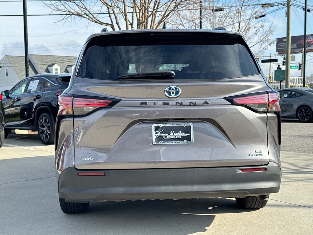 2021 Toyota Sienna LE 8 Passenger