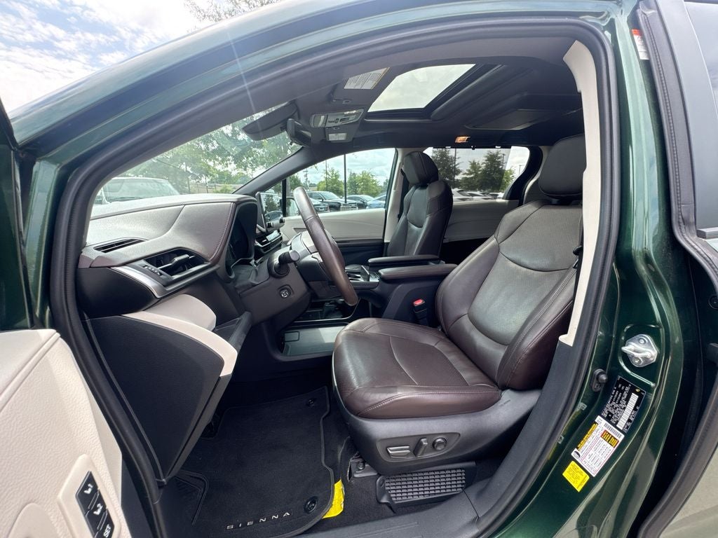 2021 Toyota Sienna Platinum 7 Passenger