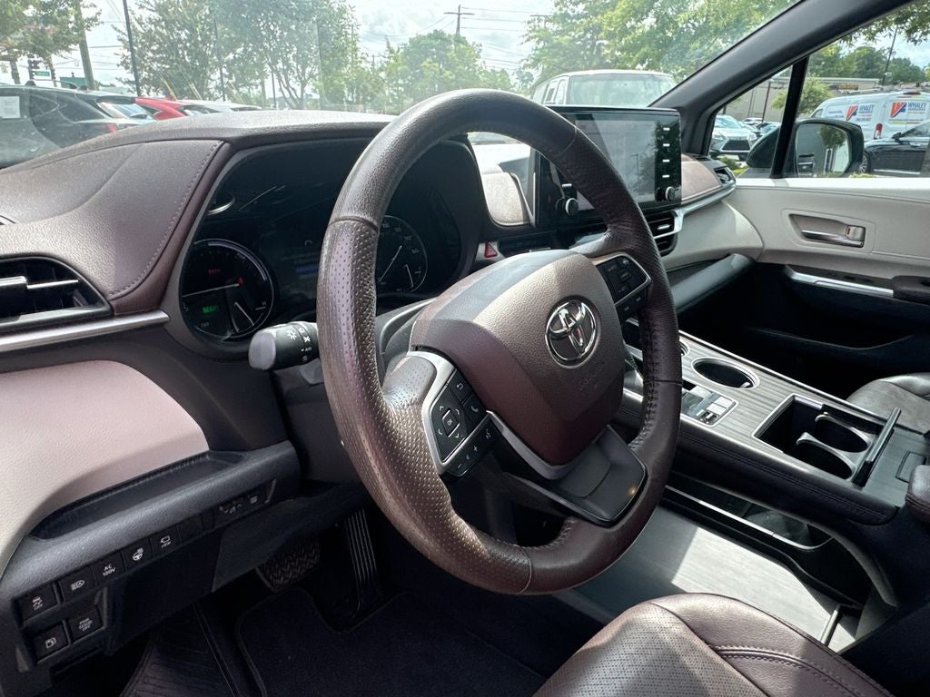2021 Toyota Sienna Platinum 7 Passenger