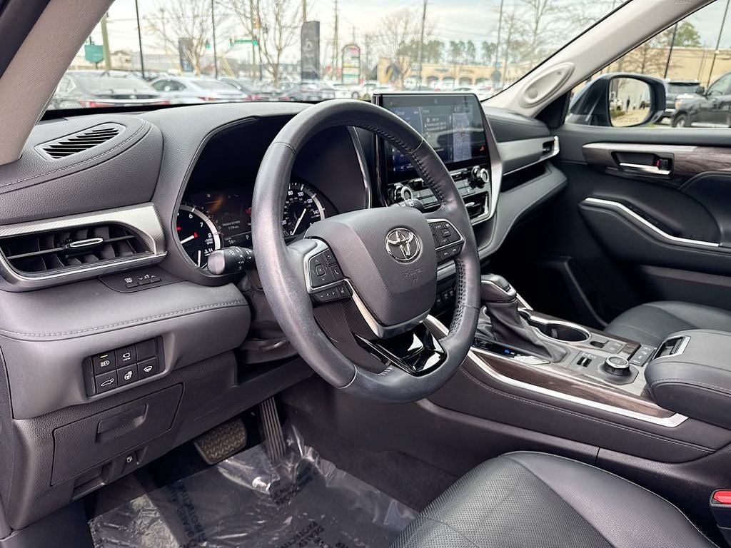 2021 Toyota Highlander Platinum BACKED BY HUDSON
