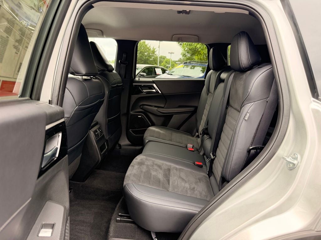 2025 Mitsubishi Outlander SE BACKED BY HUDSON