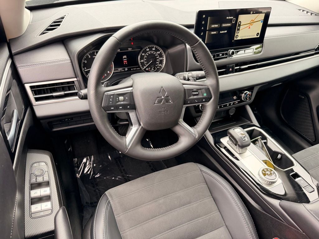 2025 Mitsubishi Outlander SE BACKED BY HUDSON