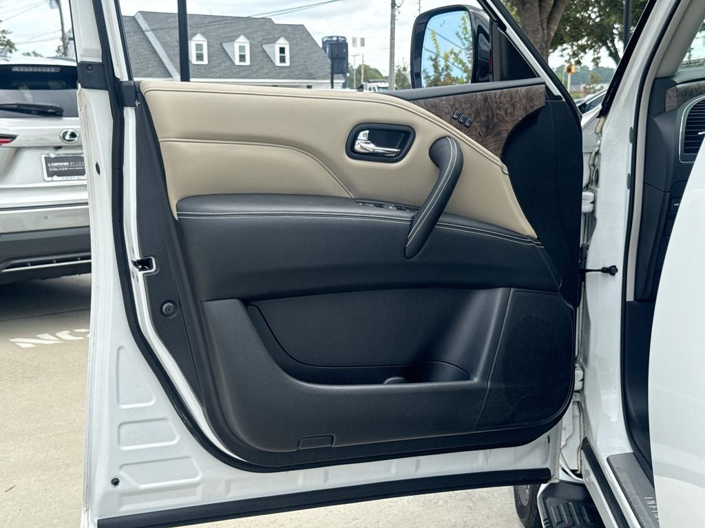 2023 INFINITI QX80 Premium Select