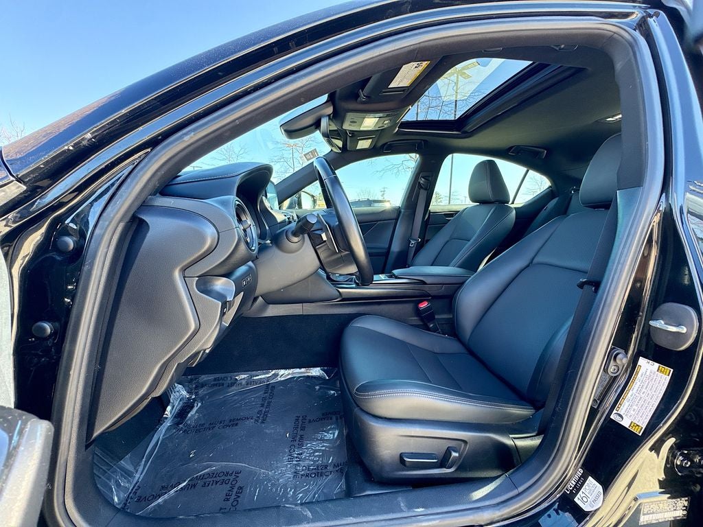 2023 Lexus IS 300 L/CERTIFIED