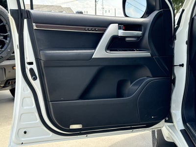 2019 Toyota Land Cruiser Base