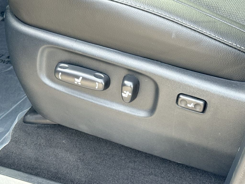2019 Toyota Land Cruiser Base