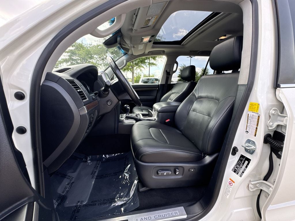 2019 Toyota Land Cruiser Base