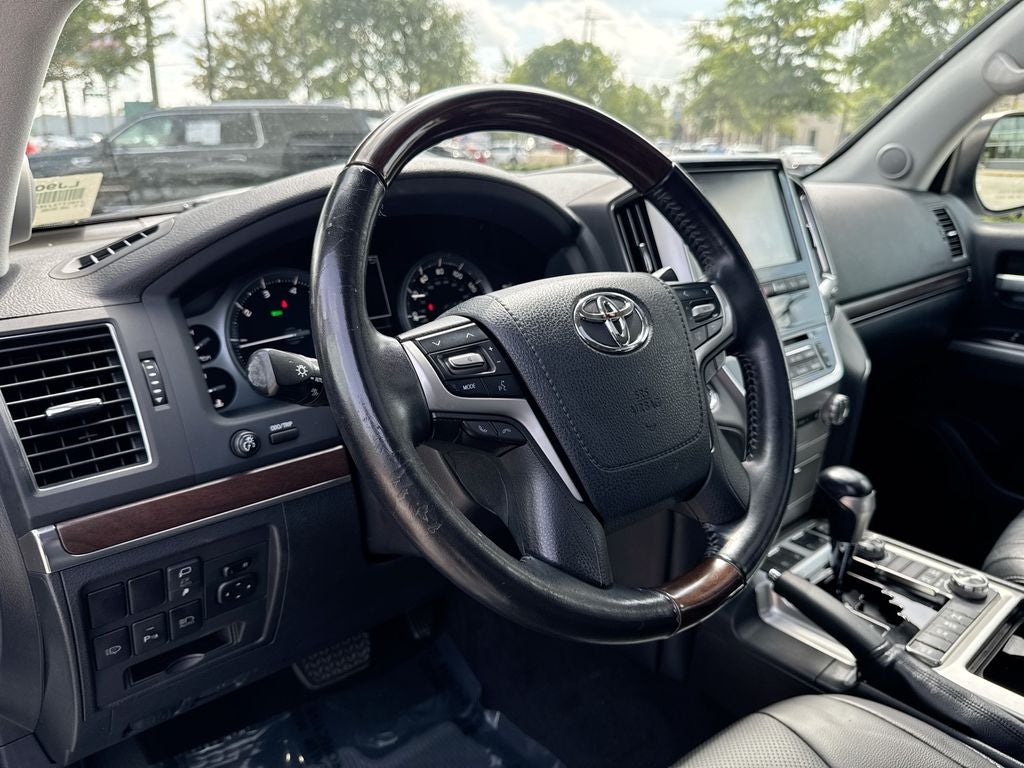 2019 Toyota Land Cruiser Base