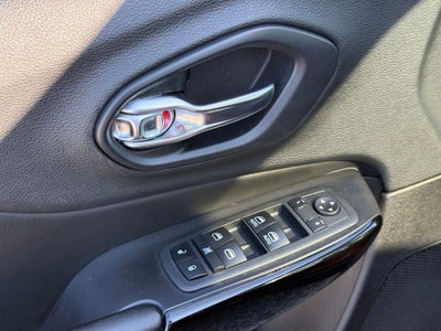 2020 Jeep Cherokee Latitude Plus Panoramic Glass Roof