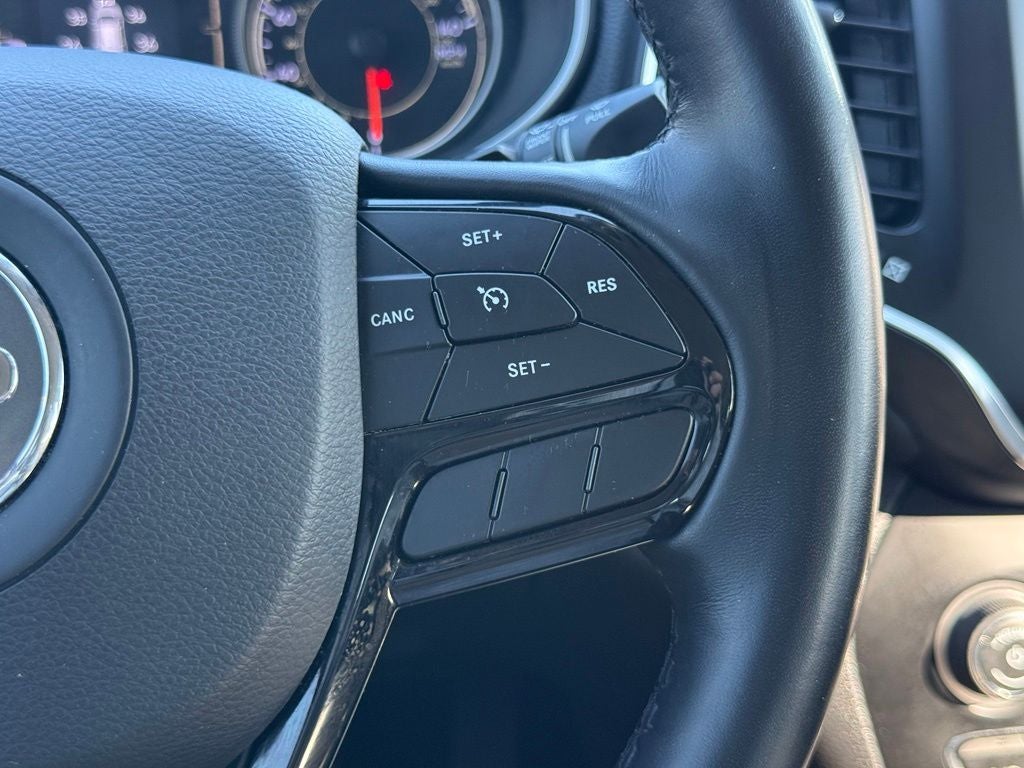 2020 Jeep Cherokee Latitude Plus Panoramic Glass Roof