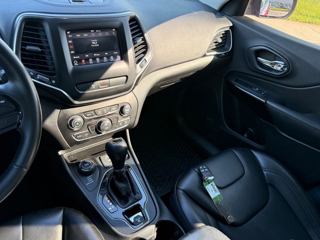 2020 Jeep Cherokee Latitude Plus Panoramic Glass Roof