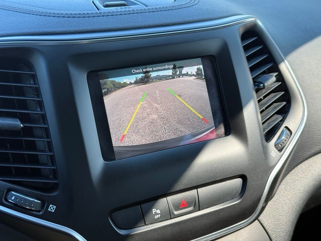 2020 Jeep Cherokee Latitude Plus Panoramic Glass Roof