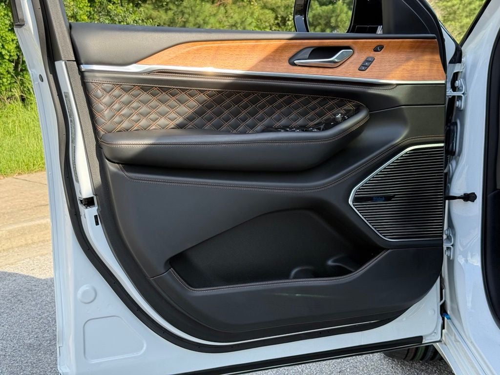 2024 Jeep Grand Cherokee Summit