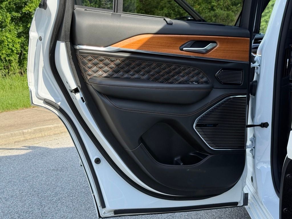 2024 Jeep Grand Cherokee Summit