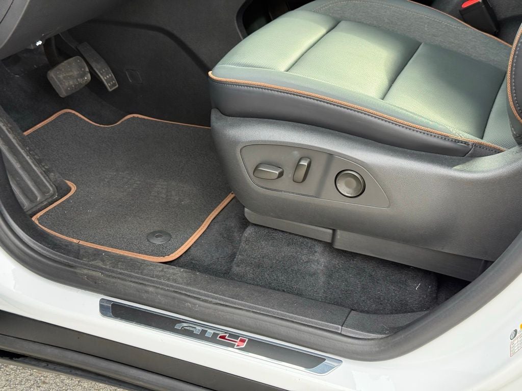 2024 GMC Acadia AT4