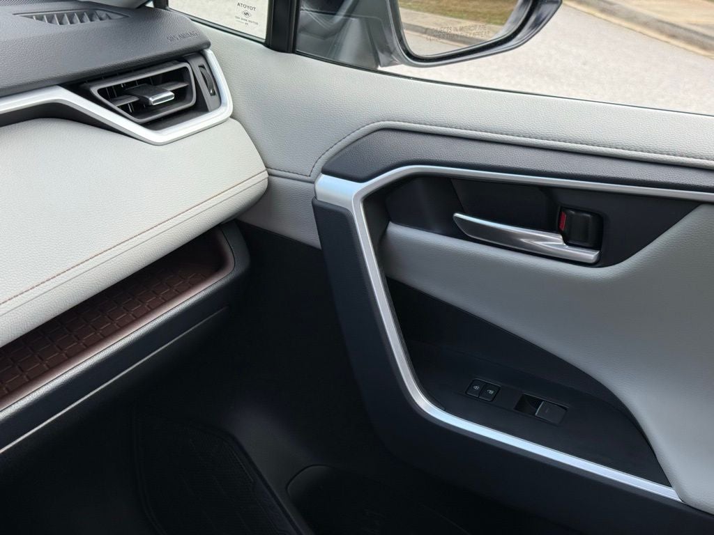 2025 Toyota RAV4 Hybrid Limited