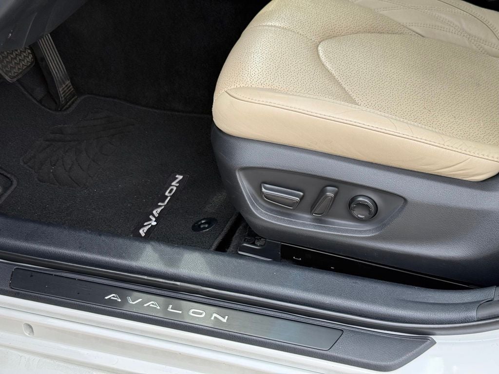 2020 Toyota Avalon Hybrid Limited