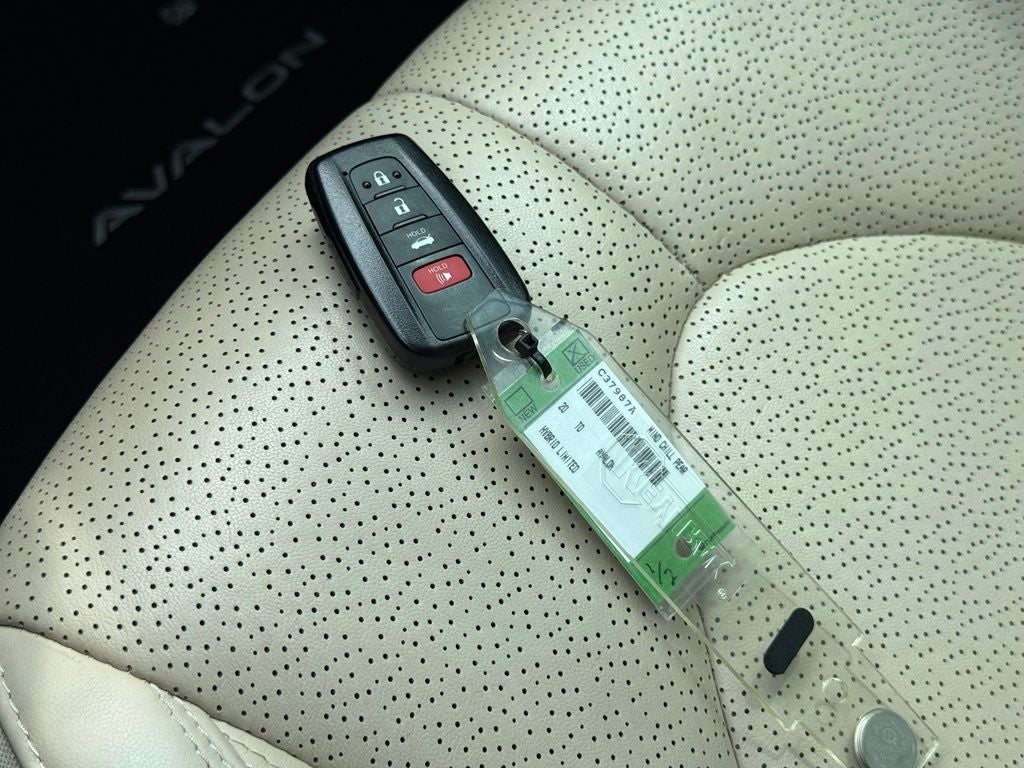2020 Toyota Avalon Hybrid Limited