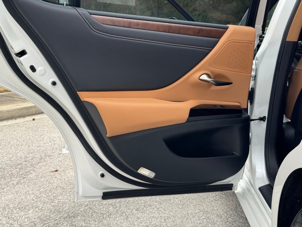 2024 Lexus ES 350 L/Certified Unlimited Mile Warranty