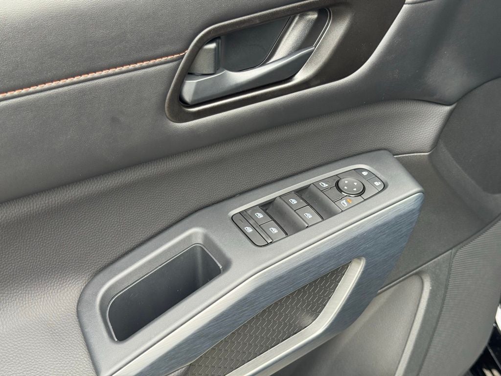 2025 Nissan Pathfinder Rock Creek Second Row Captain Chairs