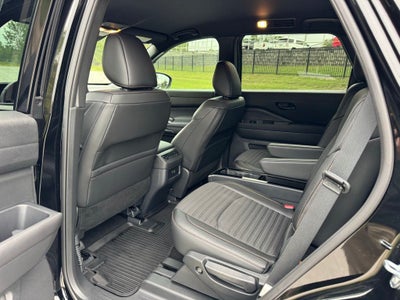 2025 Nissan Pathfinder Rock Creek Second Row Captain Chairs