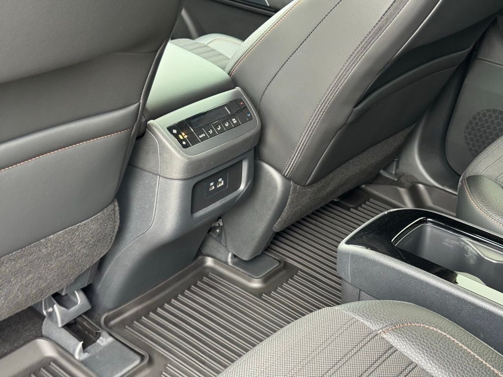 2025 Nissan Pathfinder Rock Creek Second Row Captain Chairs