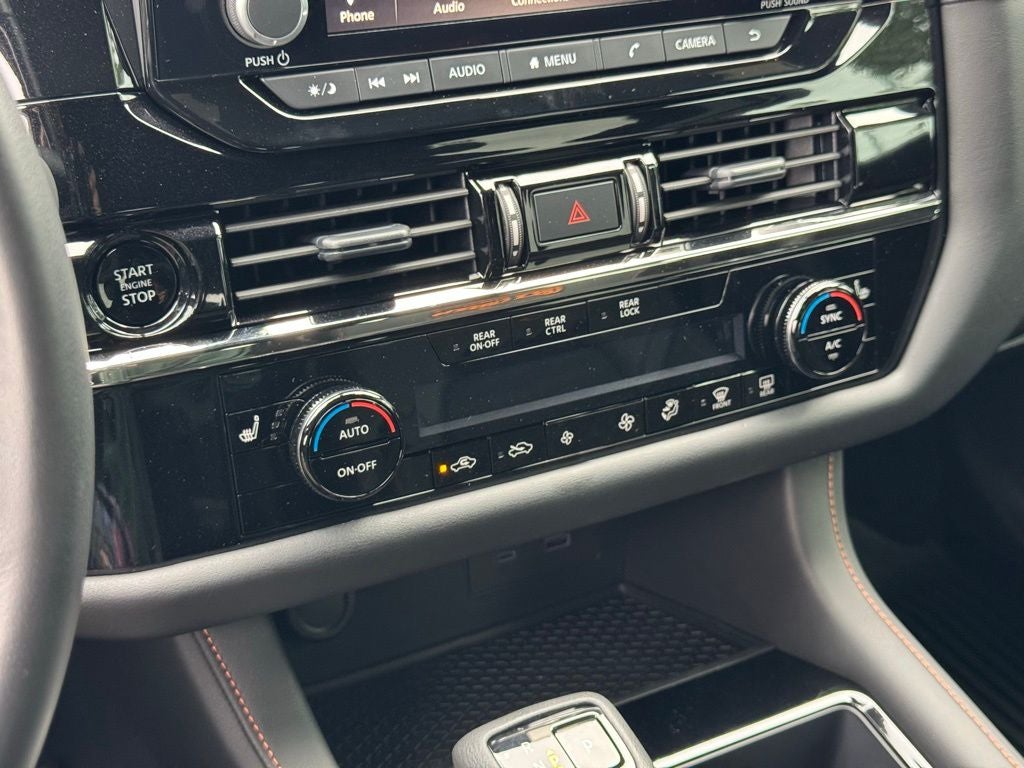 2025 Nissan Pathfinder Rock Creek Second Row Captain Chairs