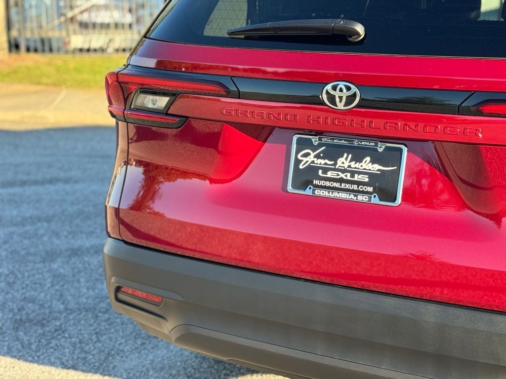 2025 Toyota Grand Highlander LE