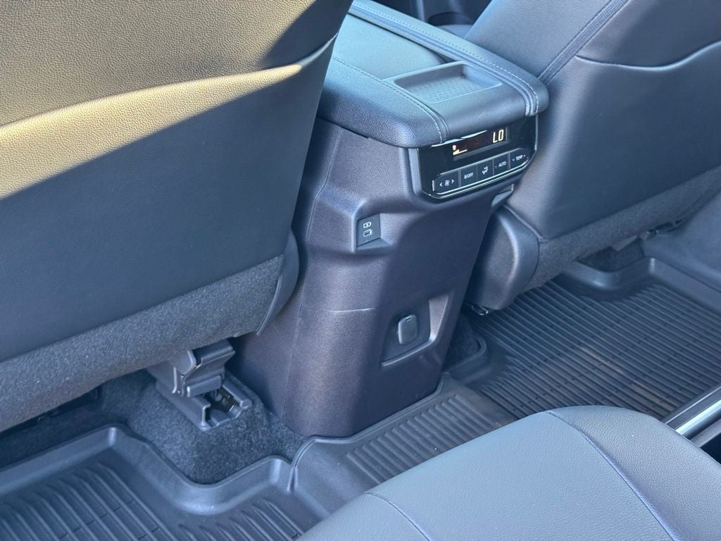 2025 Toyota Grand Highlander LE